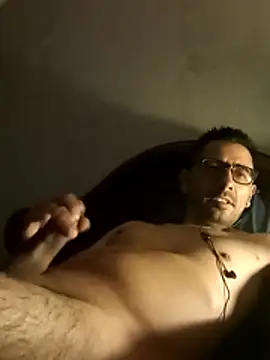 Snapshot of Leocuma82 chatting on November 1, 3:30 am Leocuma82 online show from November 1, 3:30 am