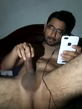 Snapshot of Leocuma82 chatting on November 23, 3:17 am Leocuma82 online show from November 23, 3:17 am