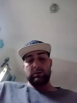 Snapshot of luizrosadao chatting on October 25, 9:17 am luizrosadao online show from October 25, 9:17 am