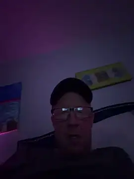 krisdeanbb online show from April 9, 4:23 am