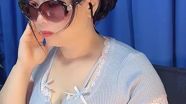 yaoyao22678 online show from December 20, 1:56 am