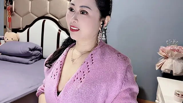 yaoyao22678 online show from May 9, 1:33 am