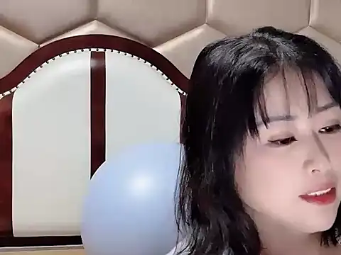 yaoyao22678 online show from July 17, 1:45 am
