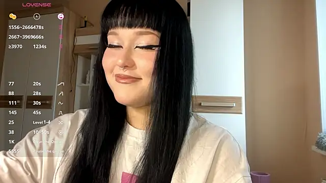 Snapshot of LaurenOveson chatting on November 2, 9:55 am LaurenOveson online show from November 2, 9:55 am