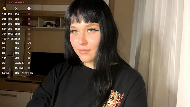 Snapshot of LaurenOveson chatting on December 15, 5:50 pm LaurenOveson online show from December 15, 5:50 pm