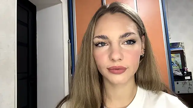 IlanaLafferty online show from November 14, 7:12 pm