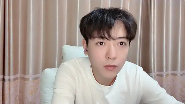 xiaoxiao1025 online show from October 31, 1:23 pm