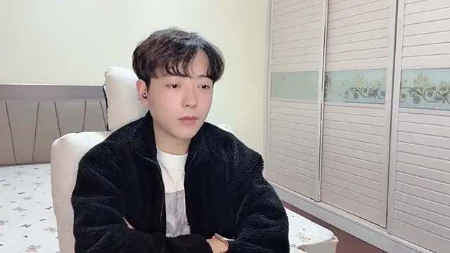 xiaoxiao1025 online show from November 10, 12:15 pm