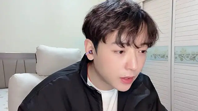 xiaoxiao1025 online show from November 17, 12:33 pm