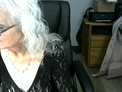 JoleneDelacroix online show from December 19, 4:25 pm