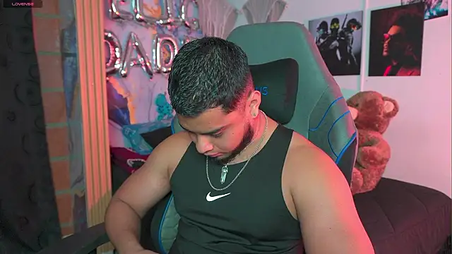 Tiler wolker online show from March 20, 12:26 am