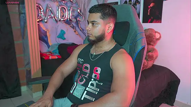 Tiler wolker online show from March 22, 1:42 am