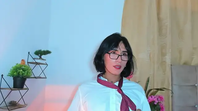 nahomi28  online show from November 4, 4:39 pm