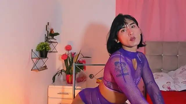 nahomi28  online show from November 15, 5:42 pm