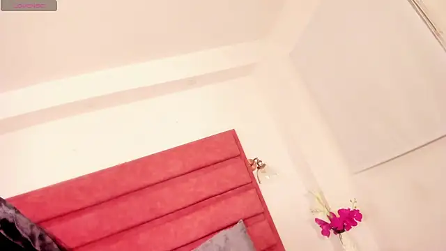 Snapshot of naomy_sexy_ chatting on March 4, 10:05 pm naomy sexy online show from March 4, 10:05 pm