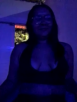 Snapshot of gabydoanal chatting on October 28, 6:17 am gabydoanal online show from October 28, 6:17 am