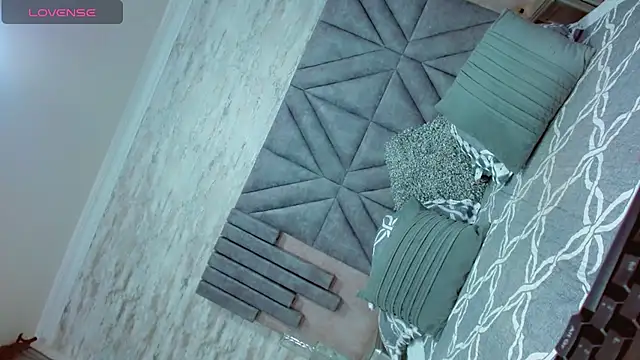 chairahot2 online show from November 25, 1:22 pm