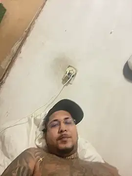 Snapshot of omascarado__ chatting on October 30, 5:20 am omascarado online show from October 30, 5:20 am