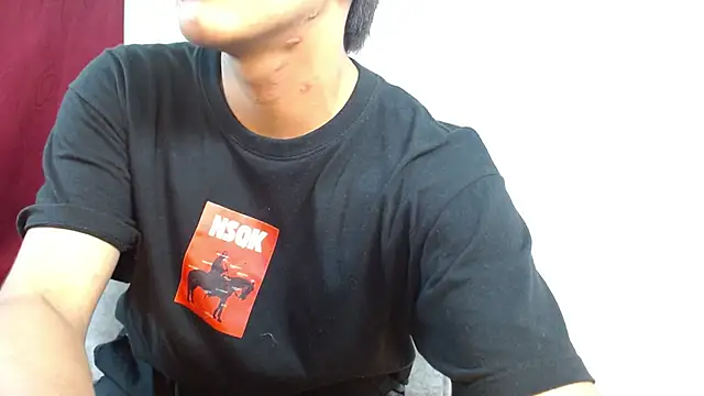 Snapshot of isak_lane chatting on October 28, 1:31 am isak lane online show from October 28, 1:31 am