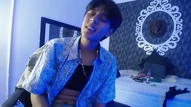 Ghost  Girl  online show from November 1, 2:13 am