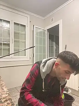 Snapshot of Dondeloquieras4 chatting on February 16, 7:43 pm Dondeloquieras4 online show from February 16, 7:43 pm