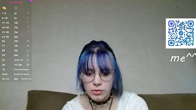 KellePourier online show from April 10, 6:29 am