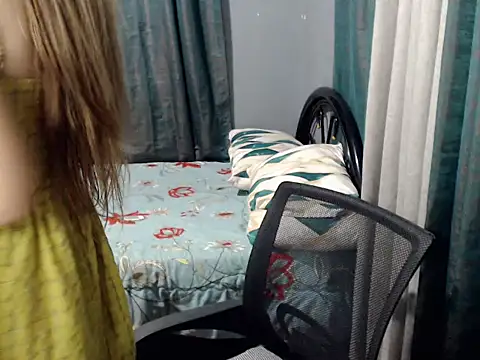 prettysam9 online show from July 14, 9:47 am
