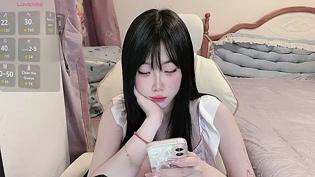 Vivian-88 online show from May 1, 3:44 am