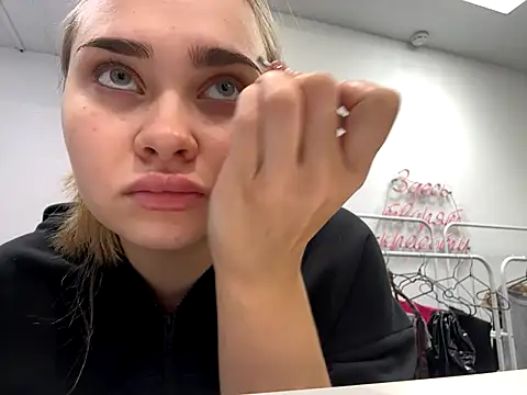 MilaRaven online show from December 2, 6:41 am