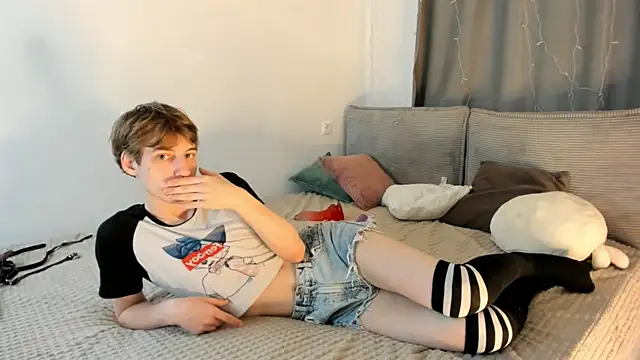 AvenGlow online show from April 15, 5:25 am