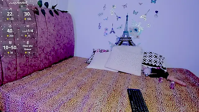 BONNIEFLOREZ online show from November 12, 5:24 pm