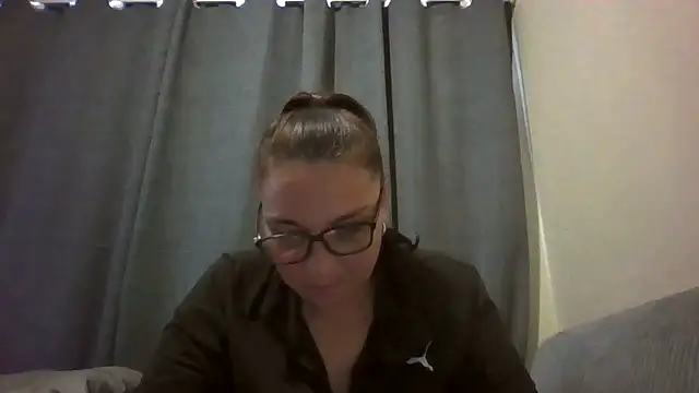 lilMissMarli online show from April 17, 8:28 am