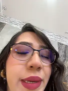 Hannahpradaa  online show from December 17, 11:27 am