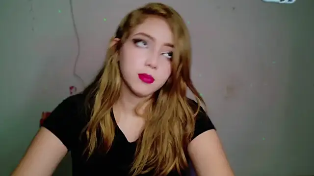 Snapshot of Natalia_alian chatting on October 31, 7:15 pm Natalia alian online show from October 31, 7:15 pm