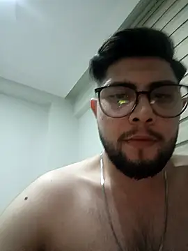 Mstfaavan64 online show from April 14, 1:33 am