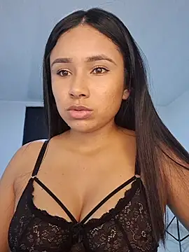 Snapshot of DollyRouse chatting on November 22, 3:38 am DollyRouse online show from November 22, 3:38 am