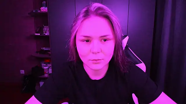 sophia lix online show from November 15, 2:02 pm