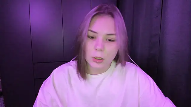 sophia lix online show from December 20, 11:17 am