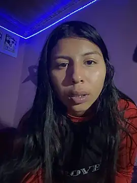 Snapshot of anny__18 chatting on November 4, 7:18 am anny  18 online show from November 4, 7:18 am