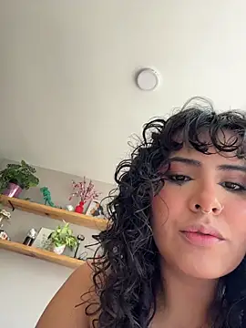 SugarTroubl33 online show from November 22, 1:43 pm