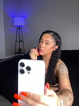 Snapshot of thepornplugz chatting on November 7, 3:39 am thepornplugz online show from November 7, 3:39 am