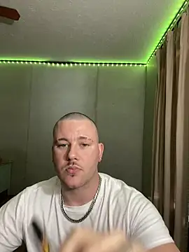 Snapshot of thepornplugz chatting on February 21, 8:10 pm thepornplugz online show from February 21, 8:10 pm