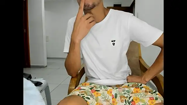 Snapshot of brian_god chatting on October 27, 6:50 am brian god online show from October 27, 6:50 am