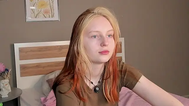 AngelWisee online show from June 26, 3:11 am