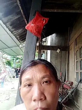 bella-la online show from November 20, 6:46 am