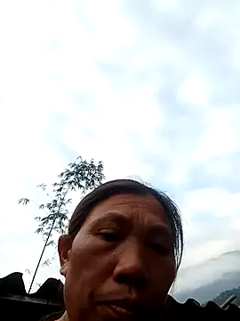 bella-la online show from November 21, 9:30 am