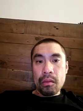 Snapshot of Stronggdragon85 chatting on July 1, 11:12 am Stronggdragon85 online show from July 1, 11:12 am
