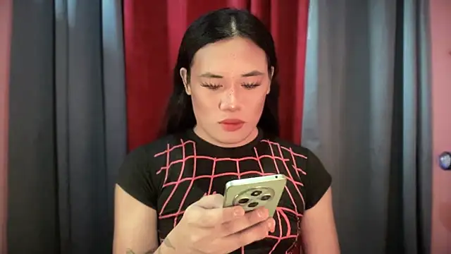 untouchable mia online show from November 9, 10:30 pm