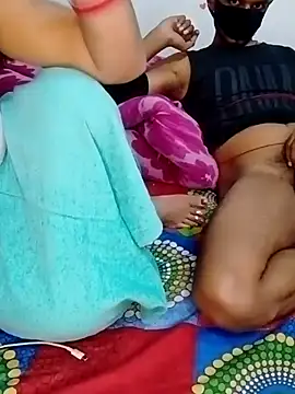 Snapshot of hot_couple_000 chatting on February 20, 3:01 pm hot couple 000 online show from February 20, 3:01 pm