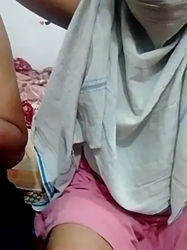 Snapshot of hot_couple_000 chatting on February 27, 4:07 pm hot couple 000 online show from February 27, 4:07 pm